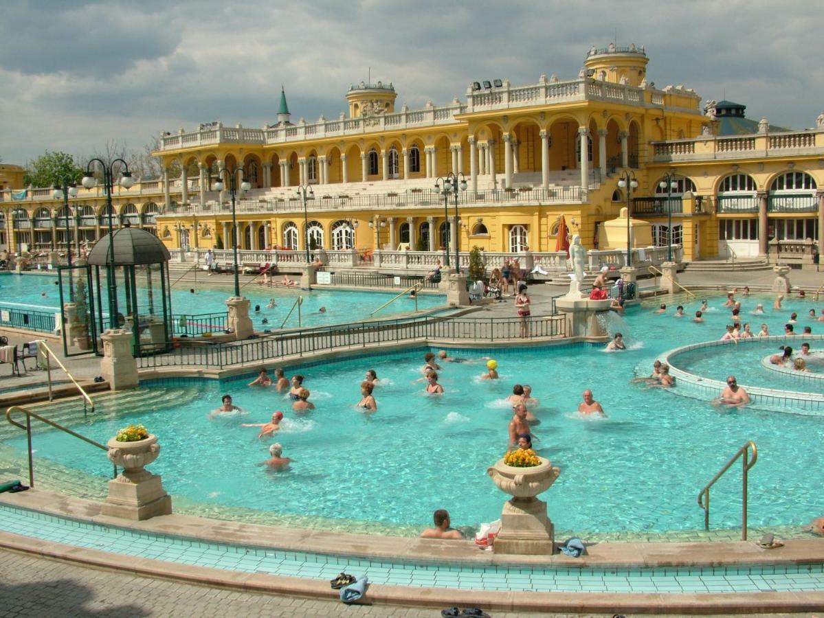 Andrassy Boulevard Budapeste Exterior foto