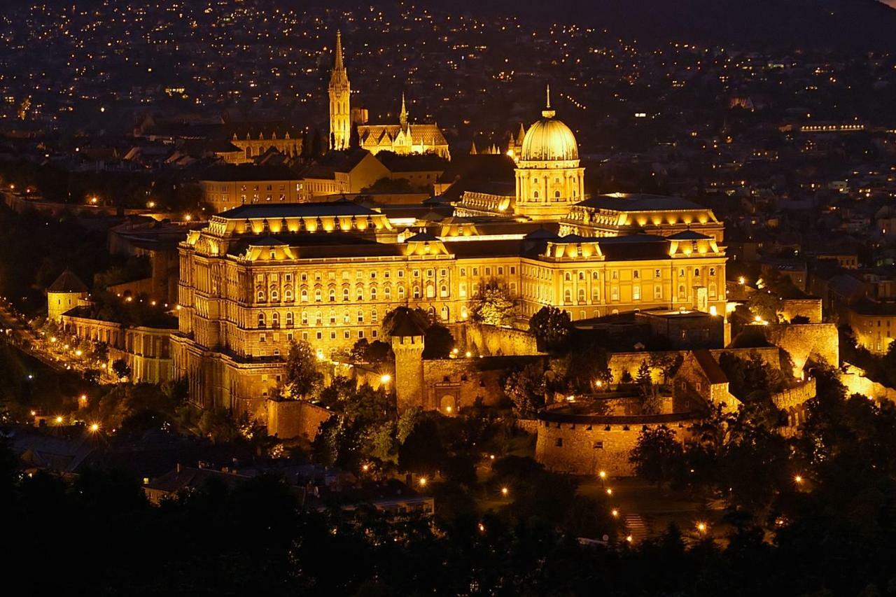 Andrassy Boulevard Budapeste Exterior foto